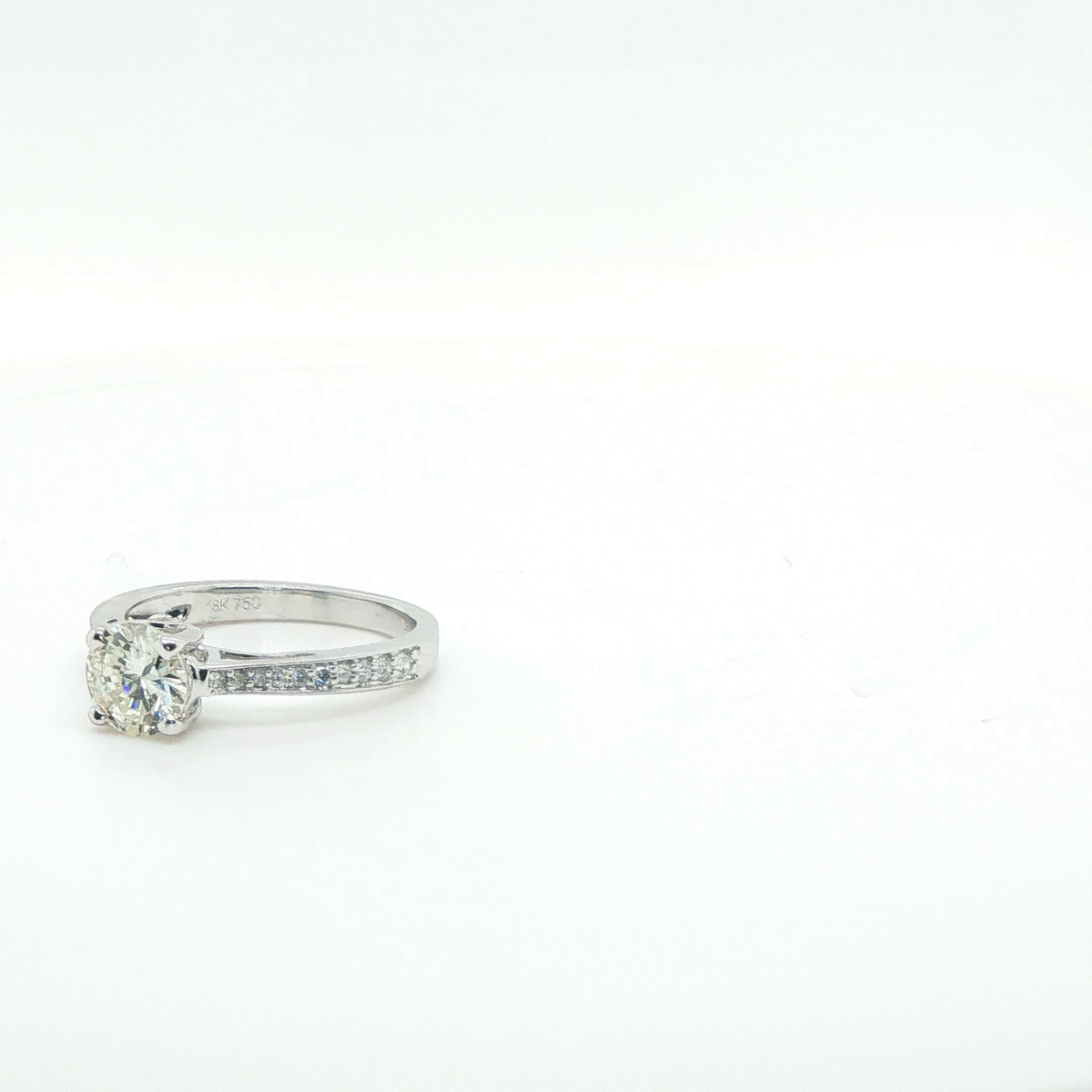 Classic Round Brilliant Diamond Engagement Ring in Polished White Gold
