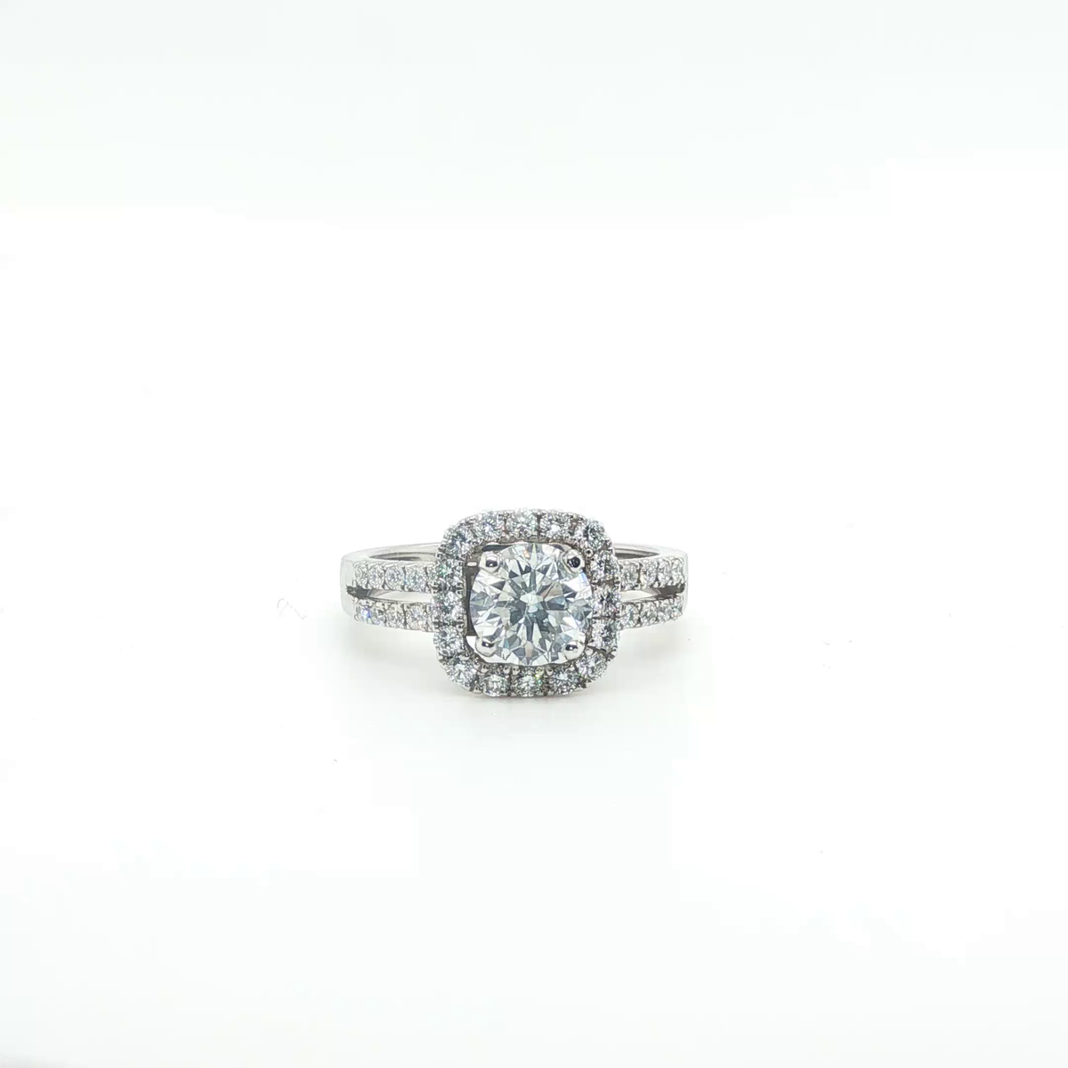 Round Brilliant Cut Diamond Solitaire Engagement Ring in Polished White Gold