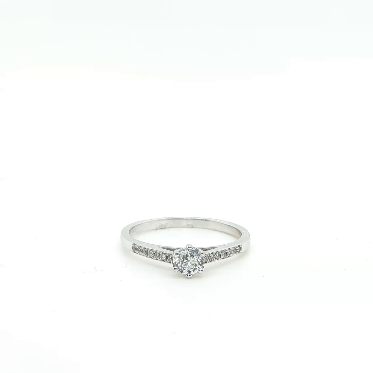 Classic Round Brilliant Cut Diamond Solitaire Engagement Ring in 18k White Gold