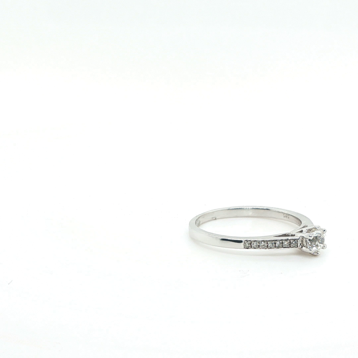Classic Round Brilliant Cut Diamond Solitaire Engagement Ring in 18k White Gold