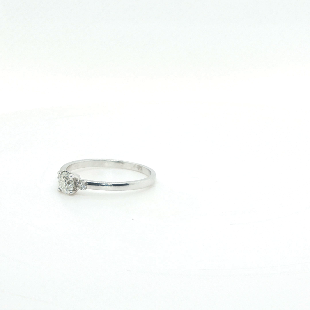 Round Brilliant Cut Diamond Multistone Ring in White Gold