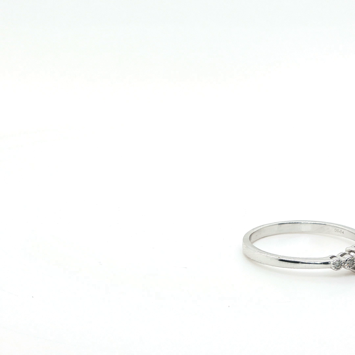 Round Brilliant Cut Diamond Multistone Ring in Polished White Gold