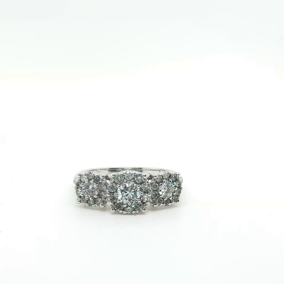 Elegant Round Brilliant Diamond Multistone Ring in White Gold