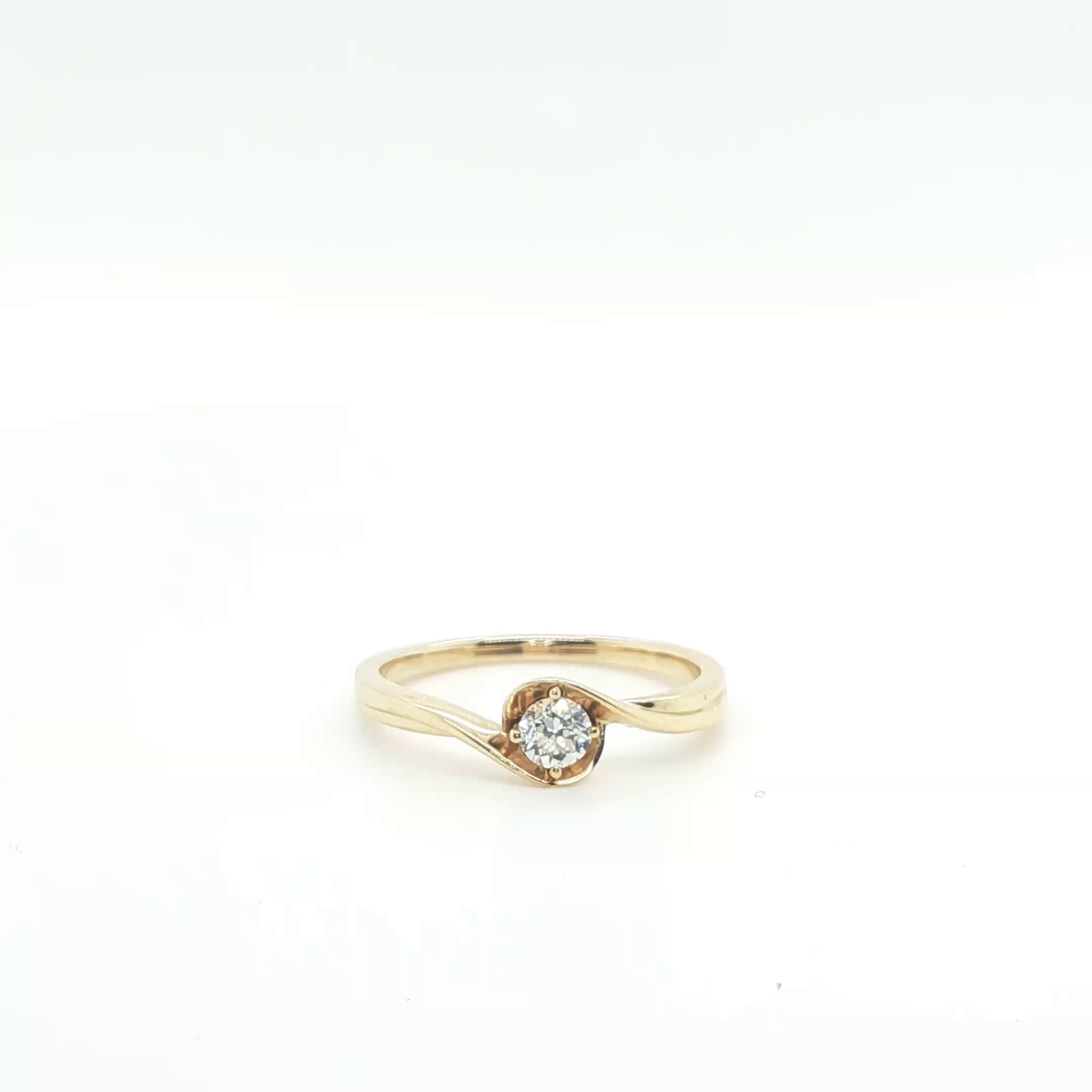 Classic Round Brilliant Cut Diamond Solitaire Ring in Polished Yellow Gold