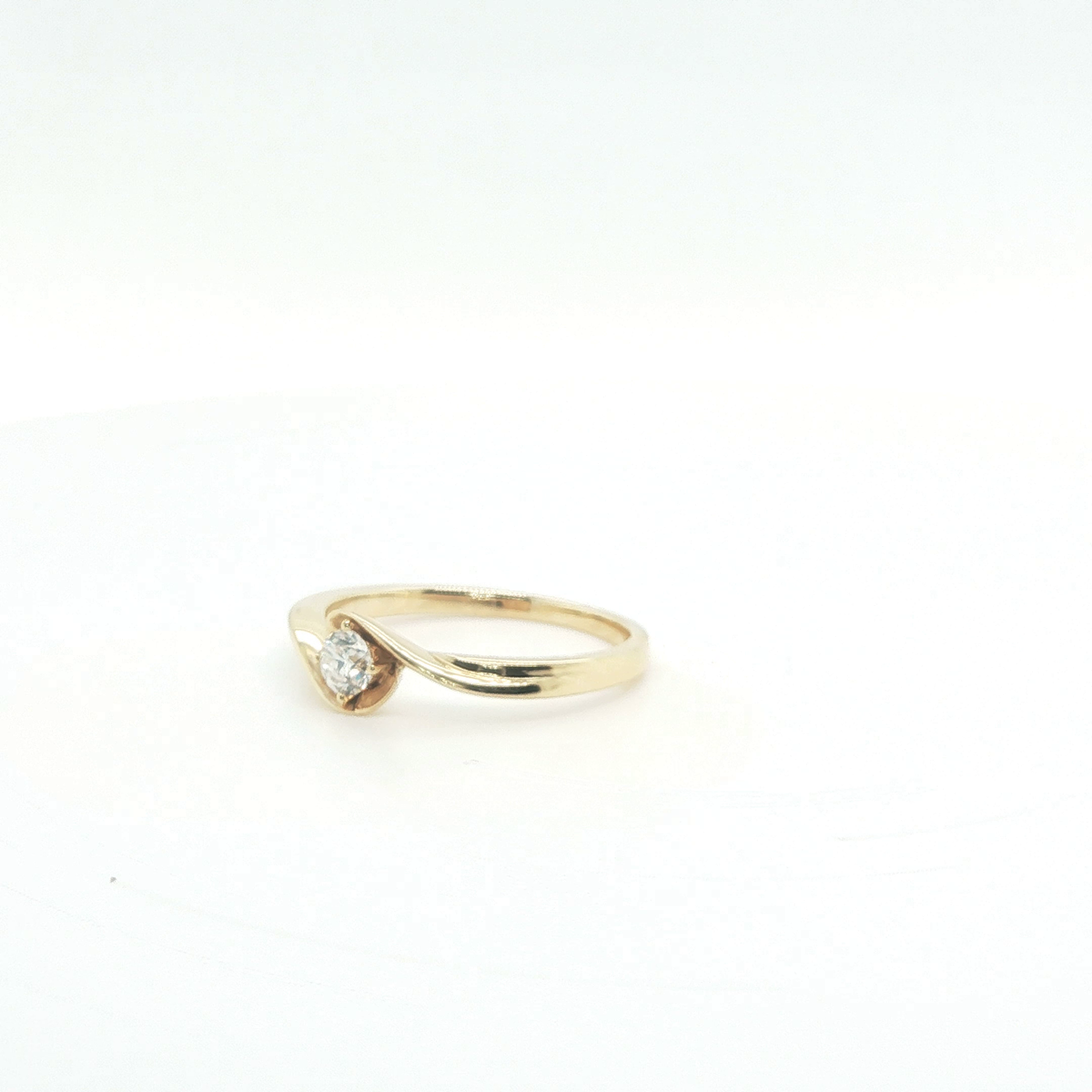 Classic Round Brilliant Cut Diamond Solitaire Ring in Polished Yellow Gold