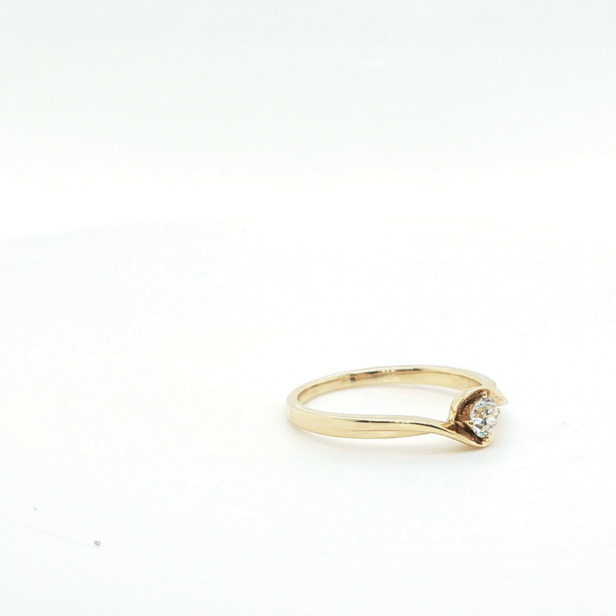 Classic Round Brilliant Cut Diamond Solitaire Ring in Polished Yellow Gold
