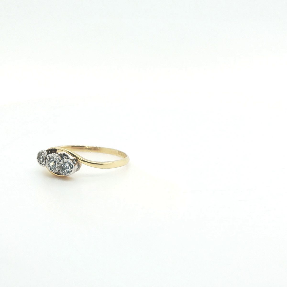 Round Brilliant-Cut Diamond Multi-Stone Yellow Gold Band Ring