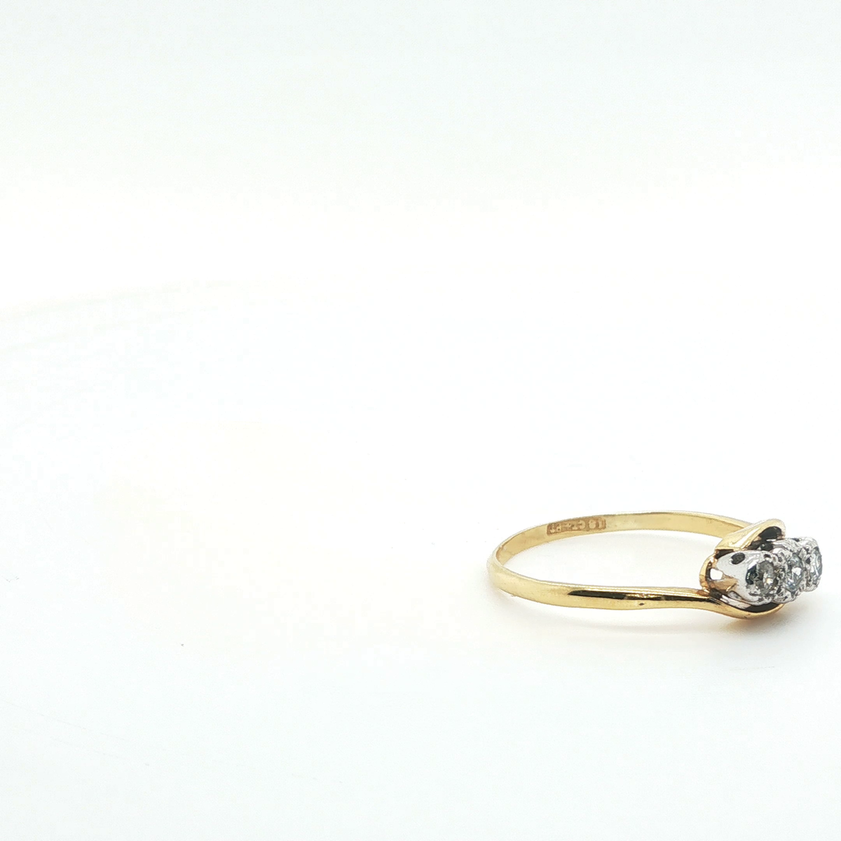 Round Brilliant-Cut Diamond Multi-Stone Yellow Gold Band Ring