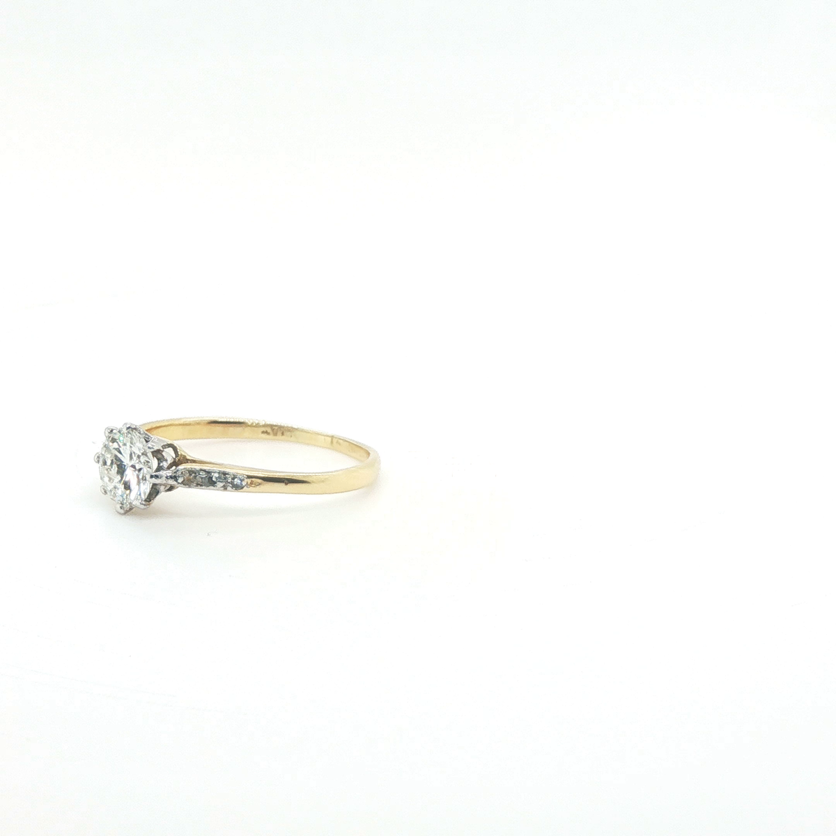 Classic Round Brilliant Diamond Engagement Ring in Polished Yellow Gold