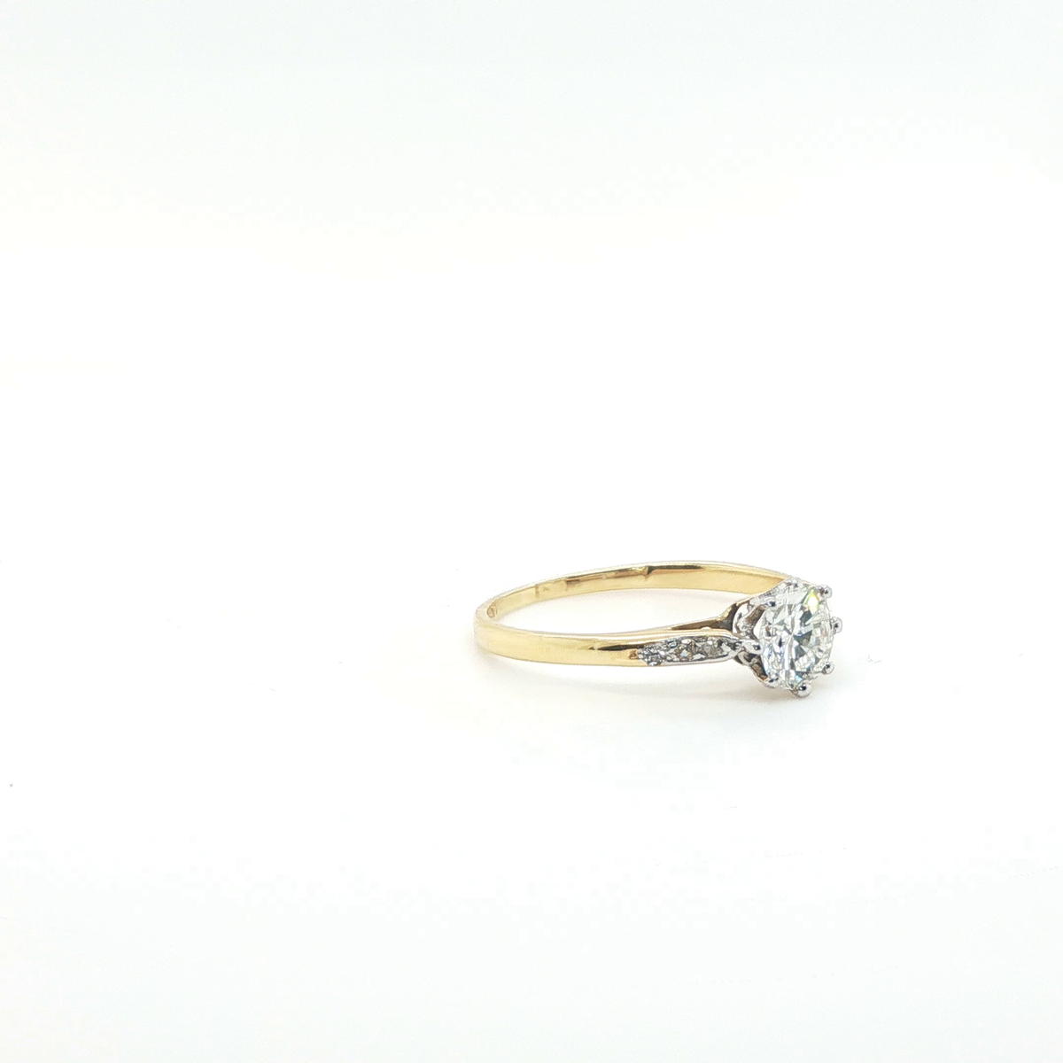 Classic Round Brilliant Diamond Engagement Ring in Polished Yellow Gold