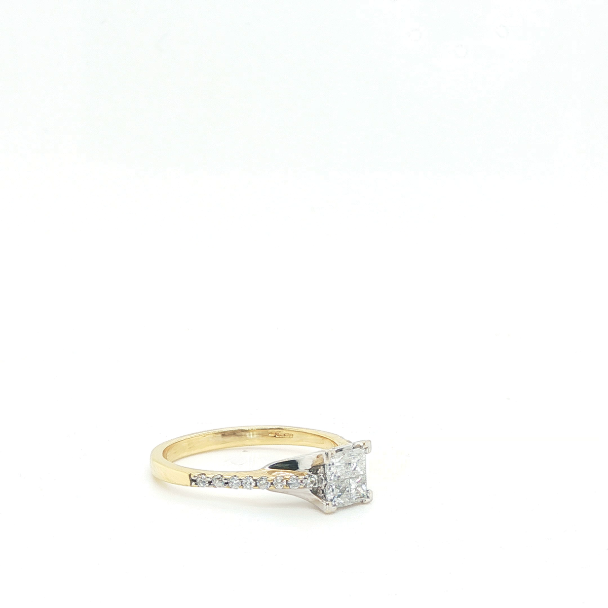 Princess Cut Brilliant Diamond Multi-Stone Ring in Polished Yellow Gold