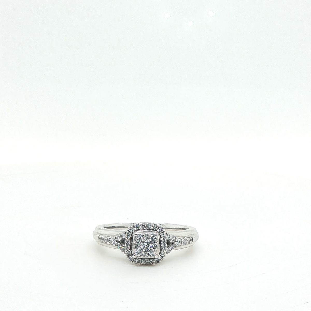 Cushion-Cut Brilliant Diamond Solitaire Engagement Ring in White Gold