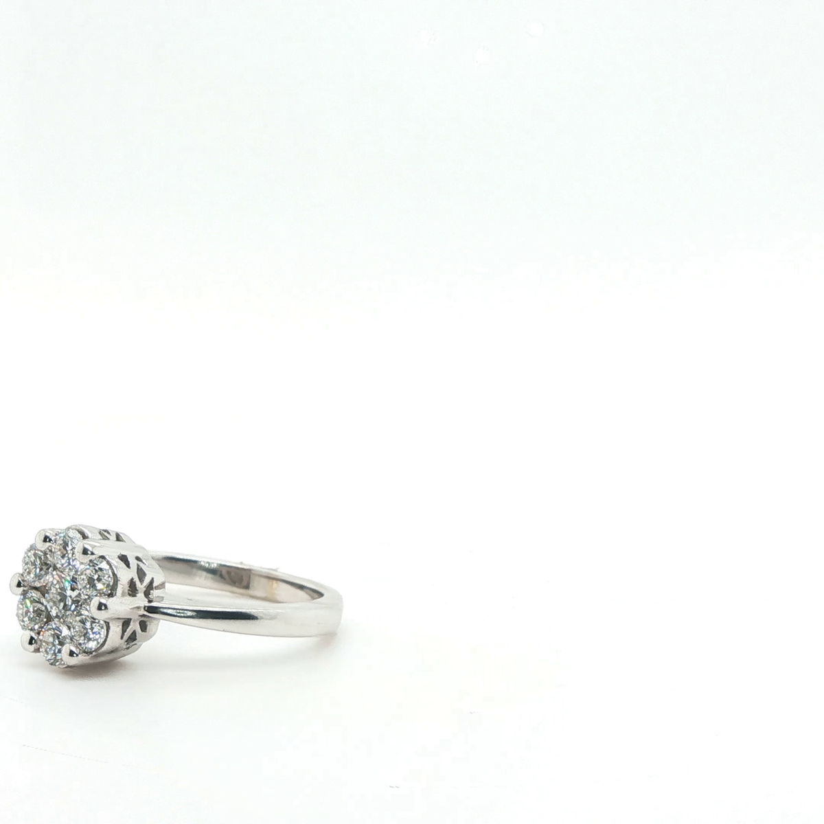 Round Brilliant Diamond Split-Shank Ring in White Gold