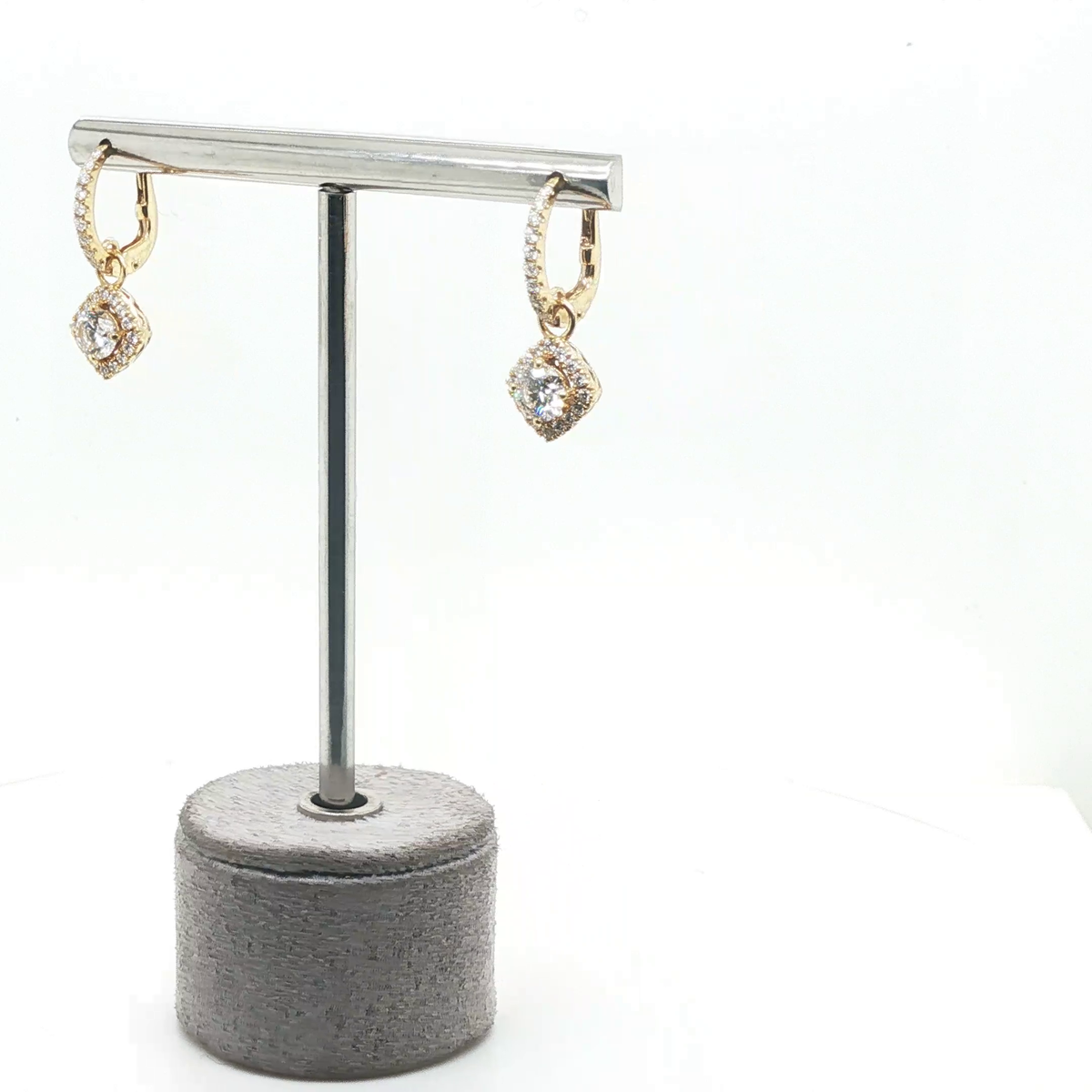 Cushion Cut Brilliant Diamond Drop Earrings in Yellow Gold