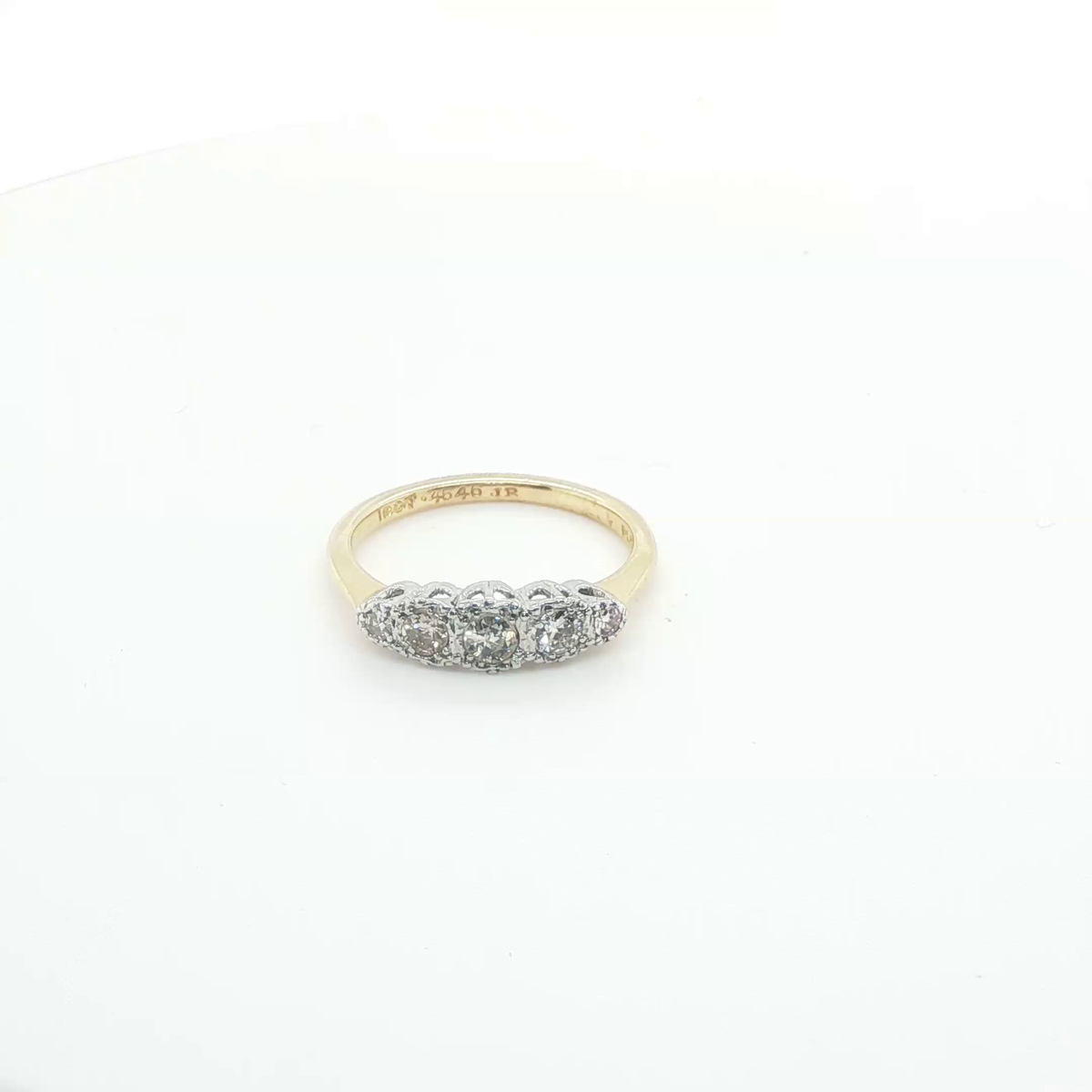 Round Brilliant-Cut Diamond Multi-Stone Ring in Polished Yellow Gold