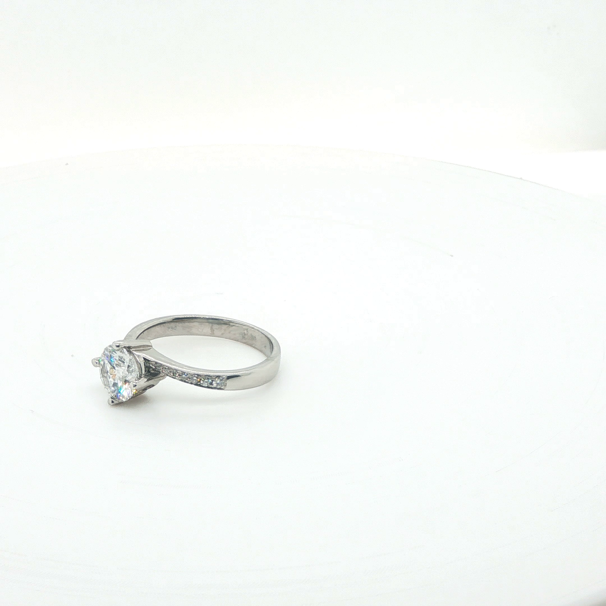 Round Brilliant Cut Diamond Solitaire Engagement Ring in 18k White Gold
