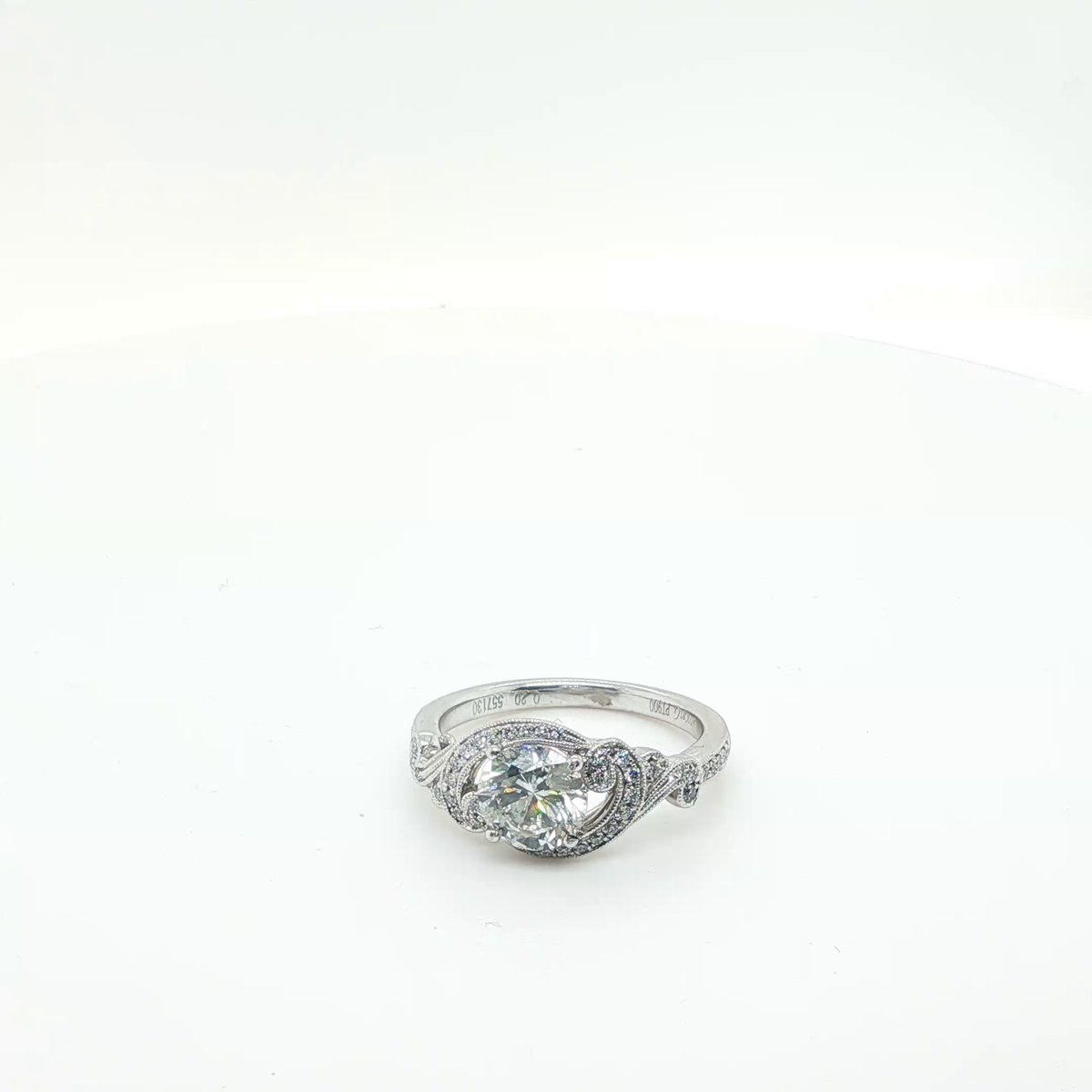 Classic Round Brilliant Cut Diamond Engagement Ring in Platinum