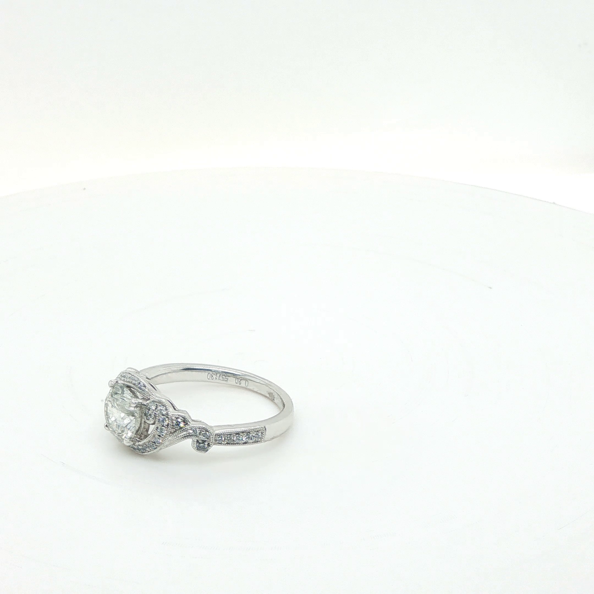 Classic Round Brilliant Cut Diamond Engagement Ring in Platinum
