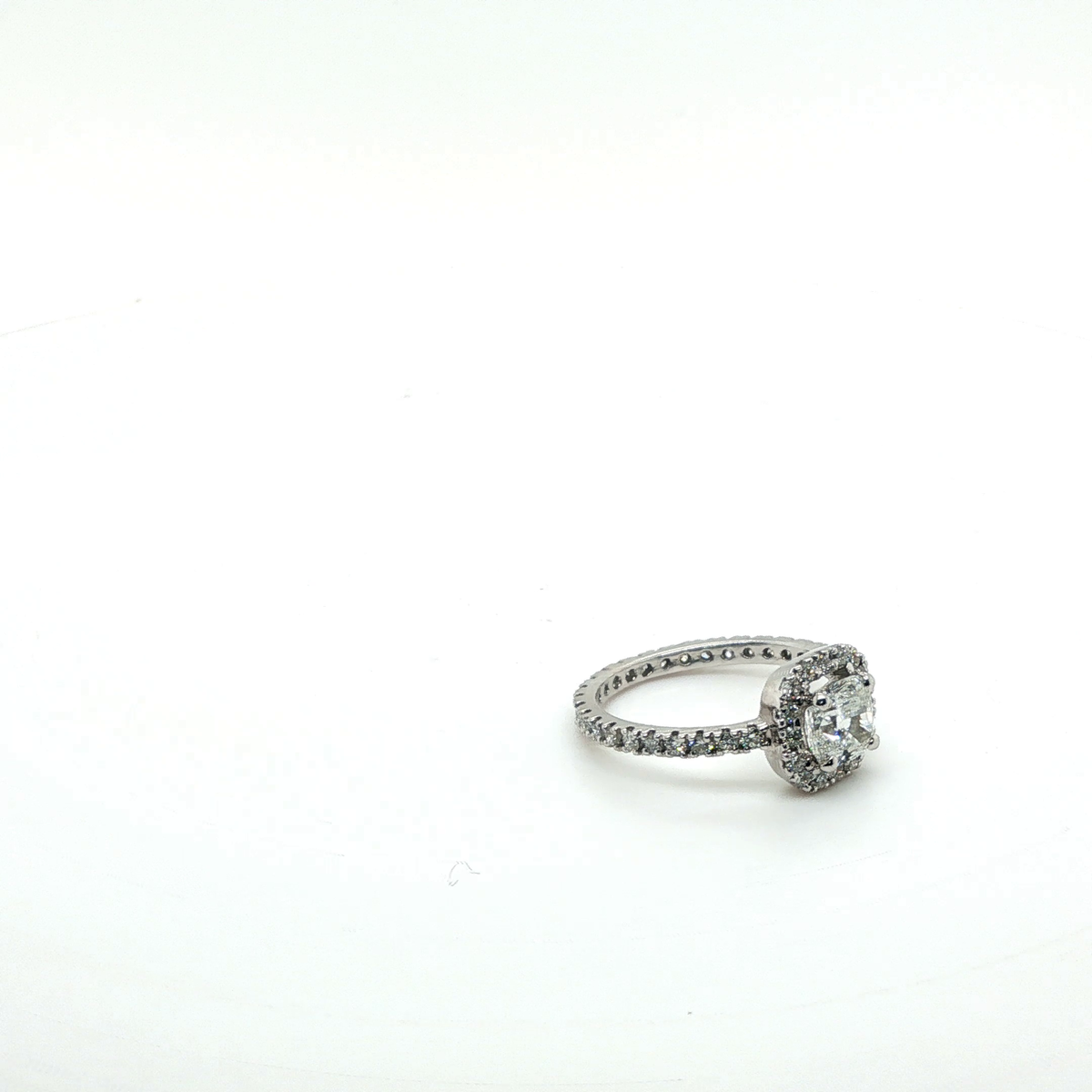 Cushion Cut Brilliant Diamond Engagement Ring in 18k White Gold