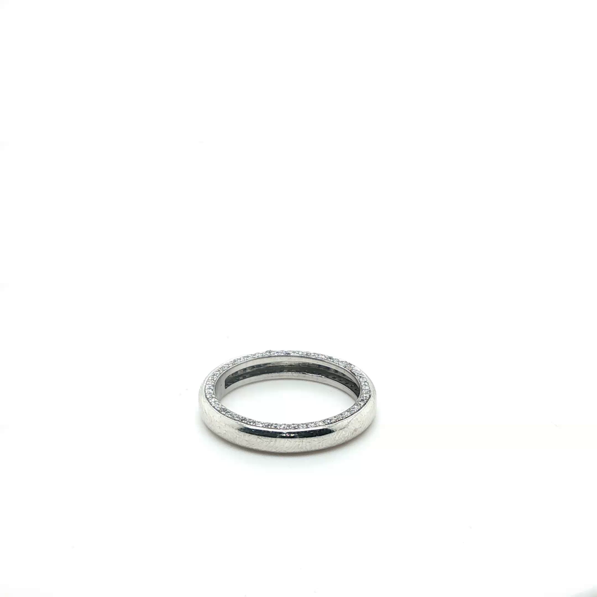 Round Brilliant Cut Diamond Full Eternity Ring in White Gold