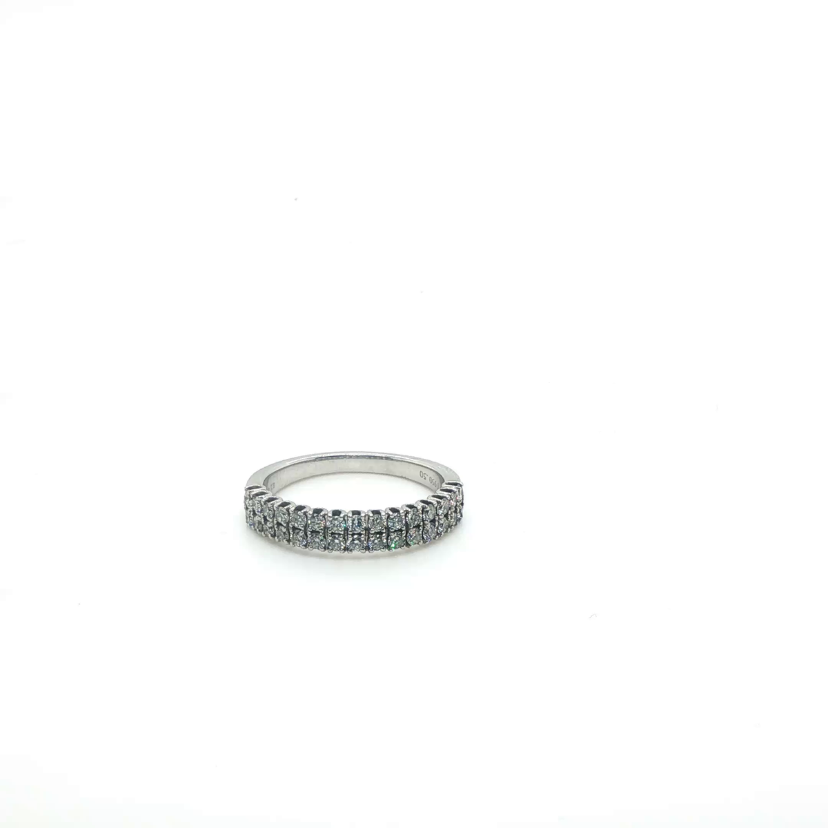 Round Brilliant Diamond Eternity Band in Polished Platinum