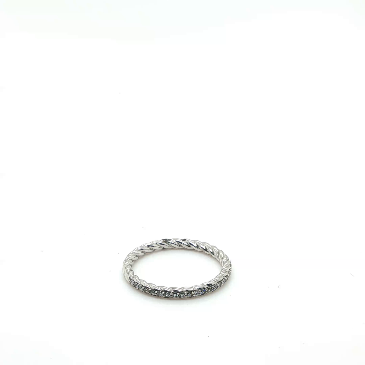 Round Brilliant-Cut Diamond Full Eternity Band in White Gold