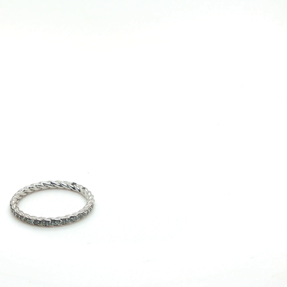 Round Brilliant-Cut Diamond Full Eternity Band in White Gold