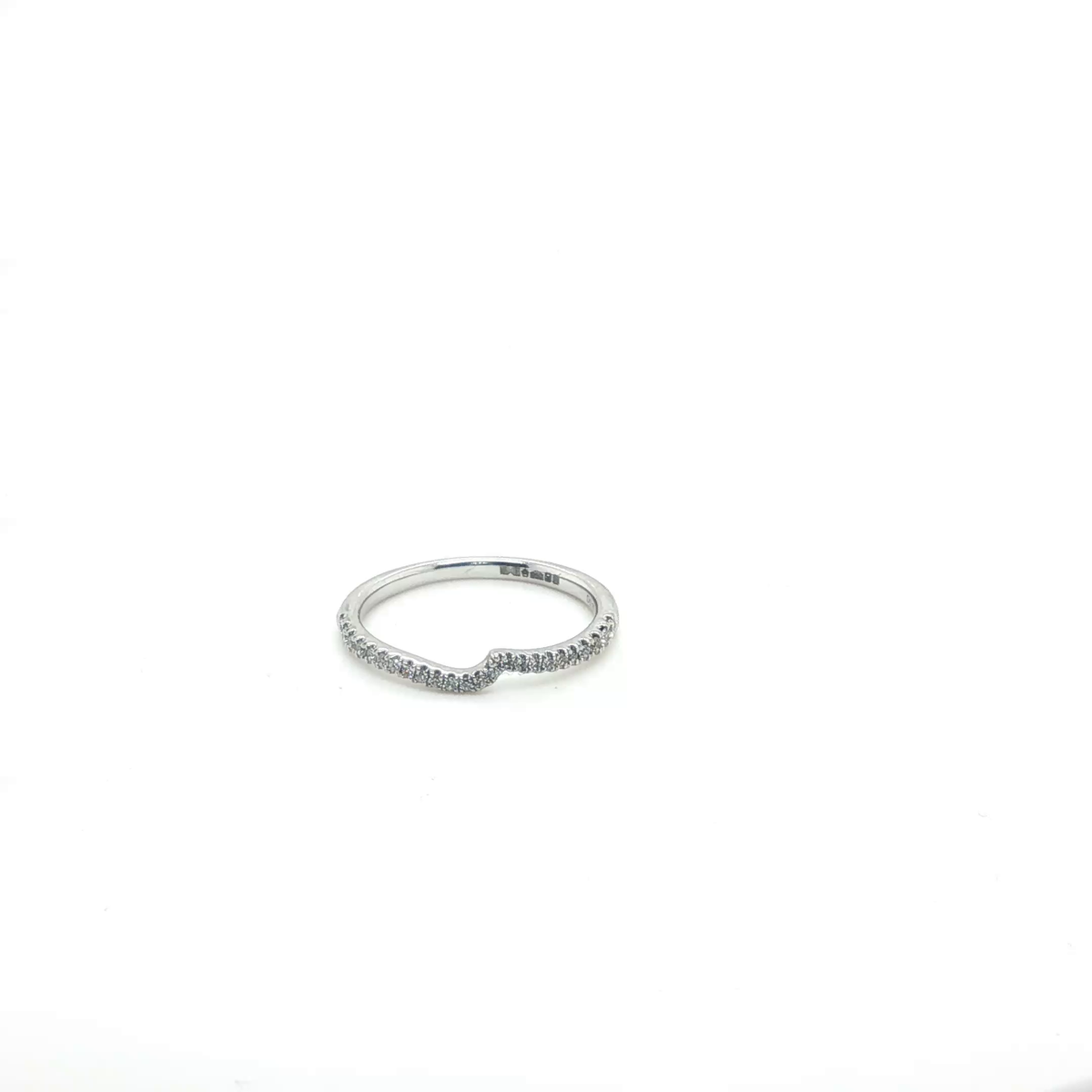 Platinum Brilliant Round Cut Diamond Wedding Ring with Decorative Engravings