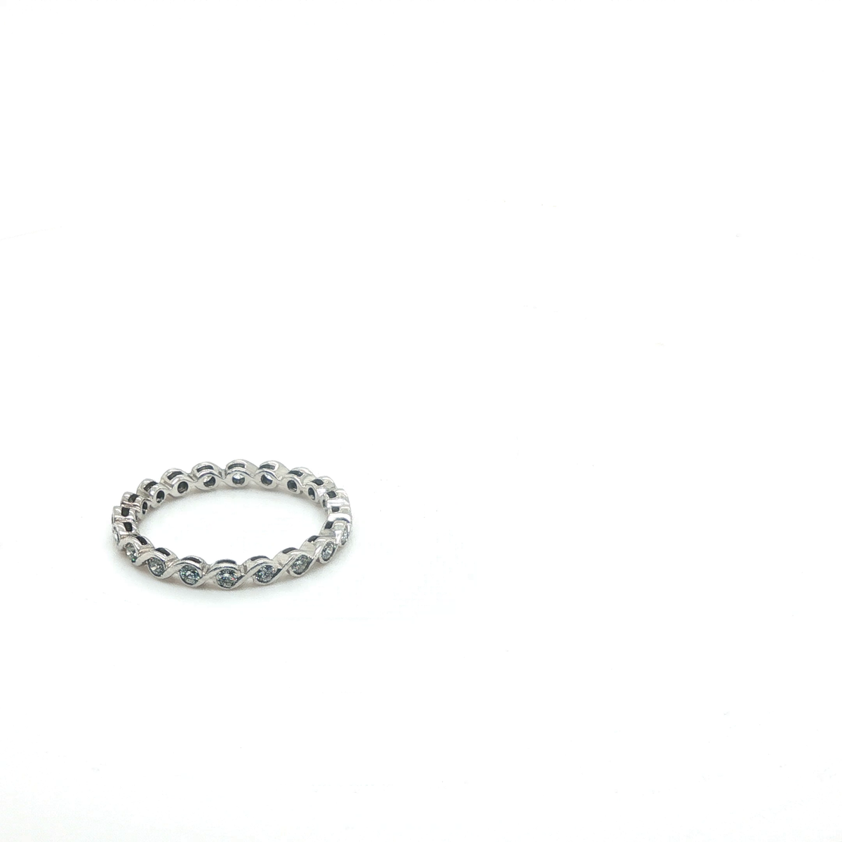 Round Brilliant Diamond Full Eternity Band in White Gold