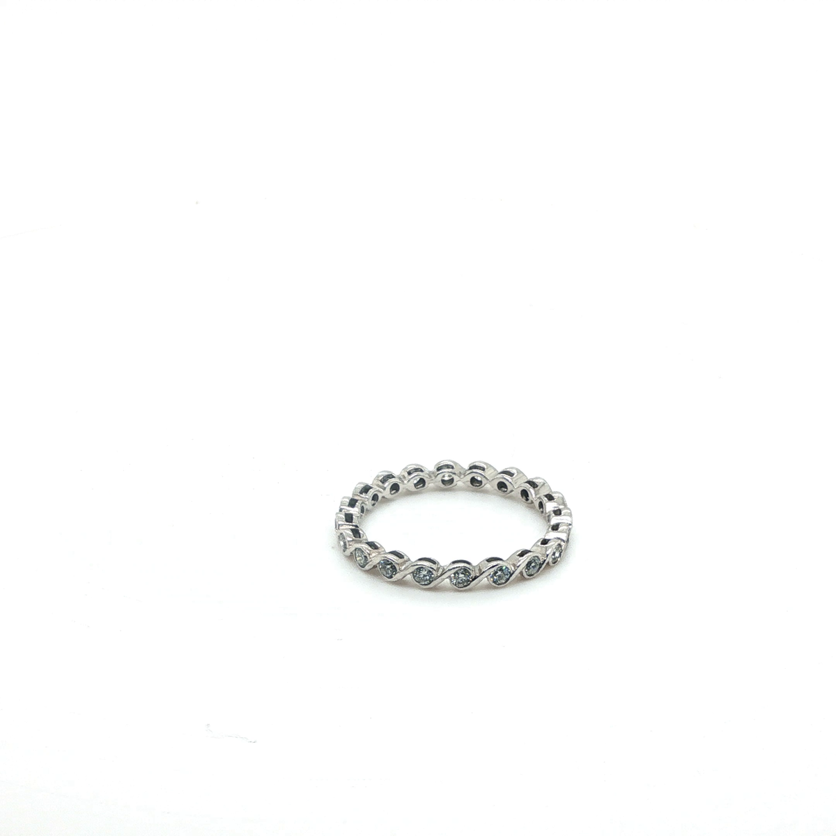 Round Brilliant Diamond Full Eternity Band in White Gold