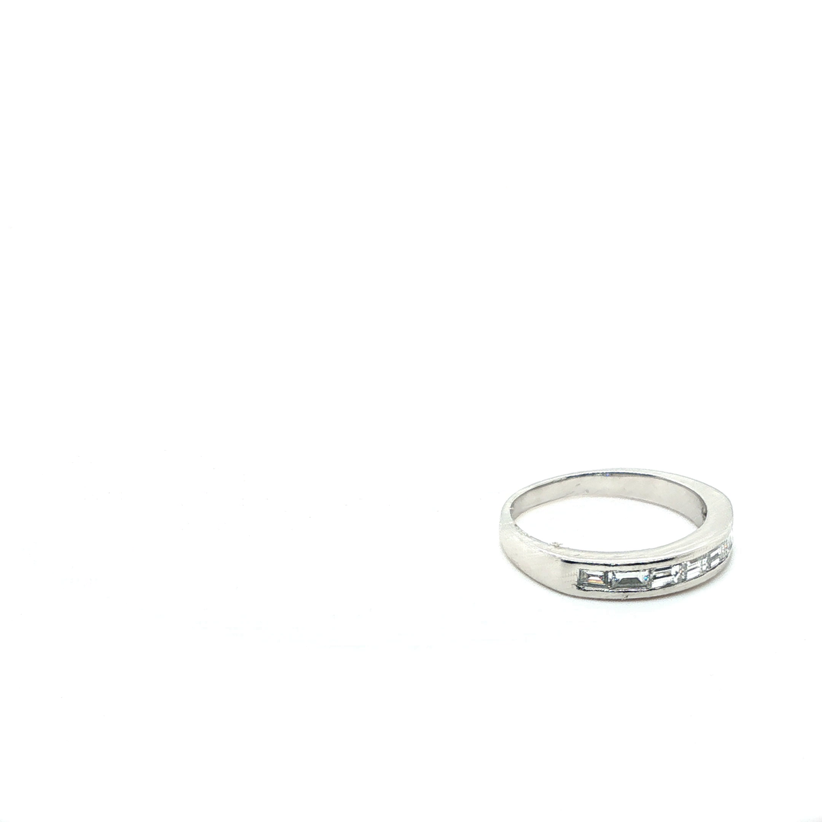 Baguette Cut Diamond Eternity Band in Polished Platinum