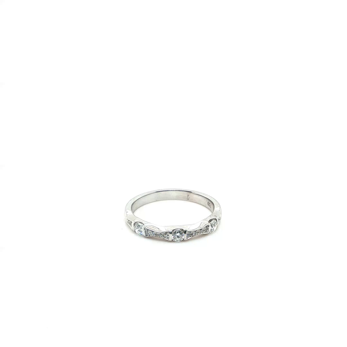 Round Brilliant Cut Diamond Wedding Ring in Polished White Gold with Custom Engraving