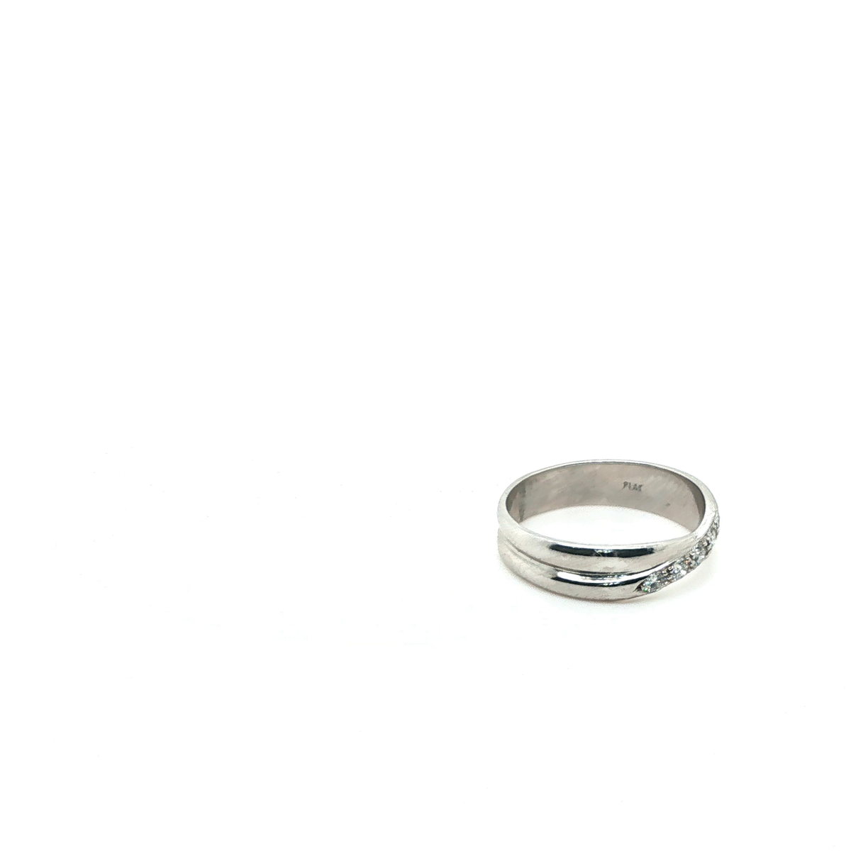 Round Brilliant Diamond Platinum Wedding Band with Engraved Interior