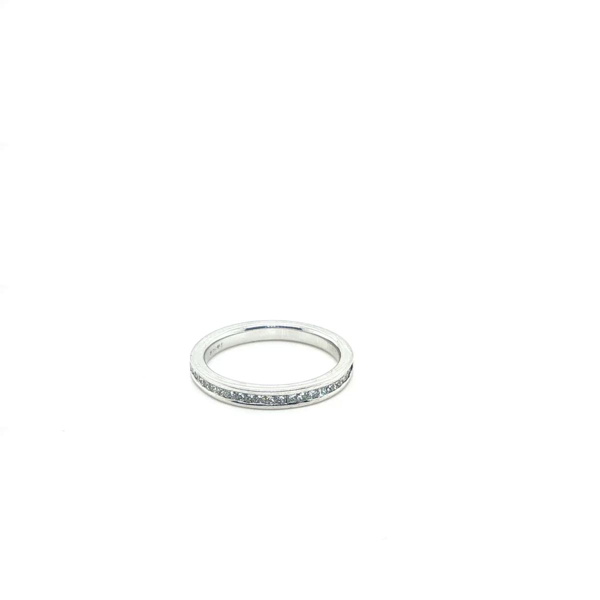 Round Brilliant Diamond White Gold Full Eternity Band