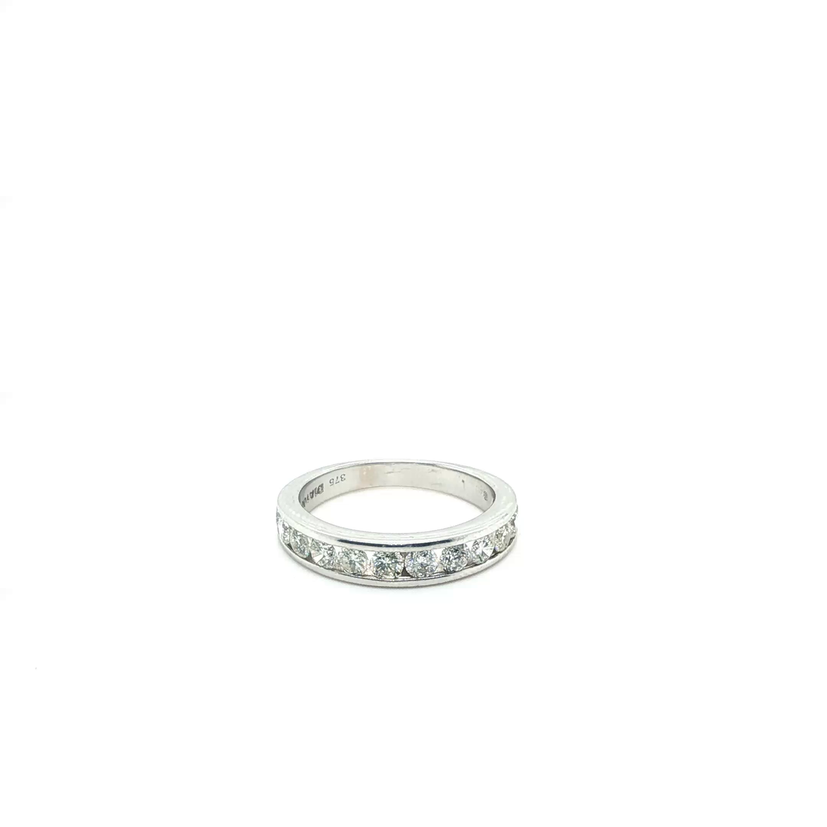 Round Brilliant Cut Diamond Full Eternity Band in White Gold