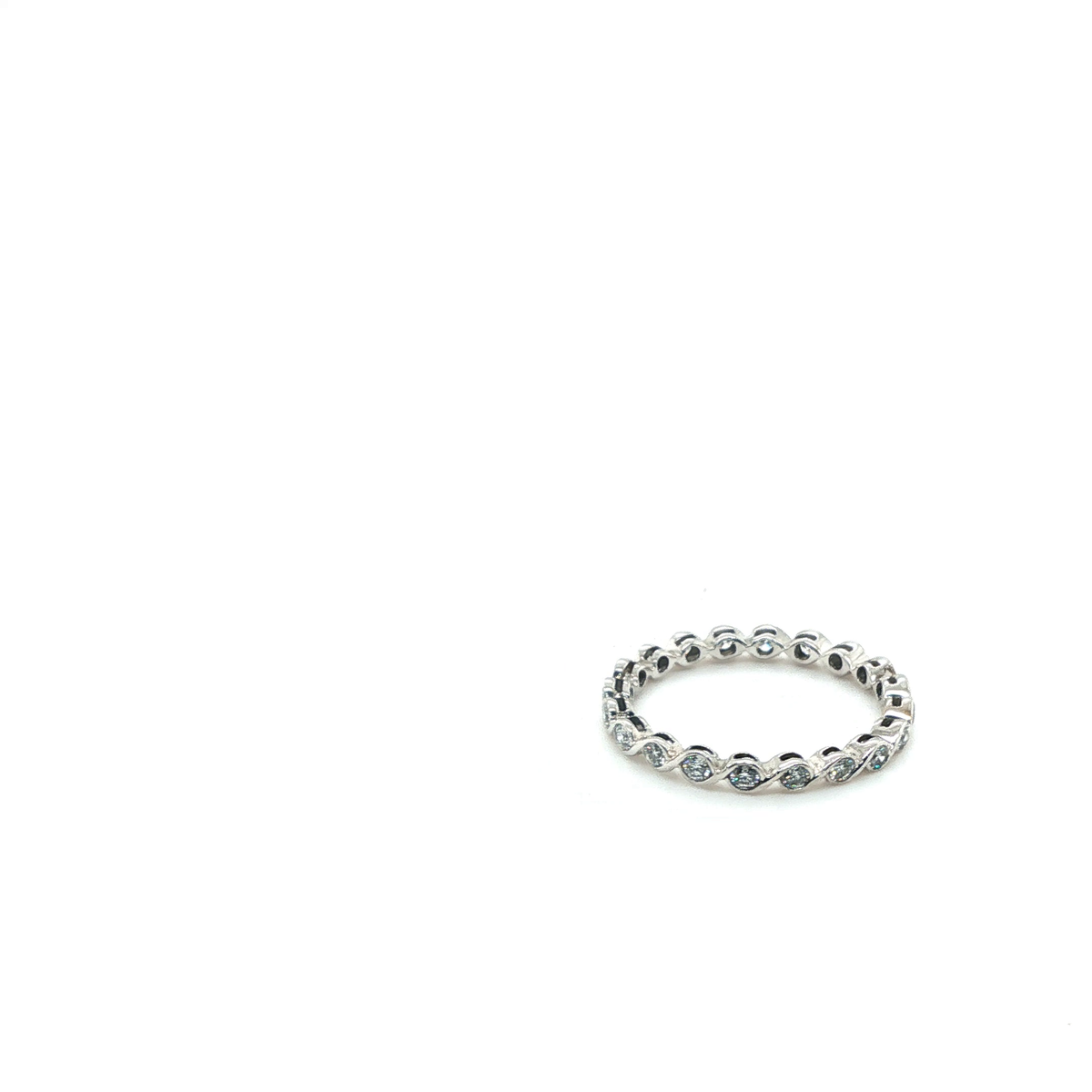 Round Brilliant Cut Diamond Eternity Ring in White Gold