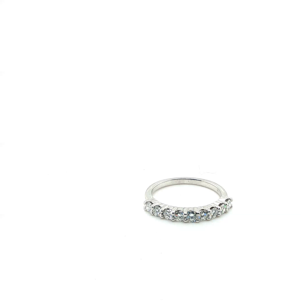 Classic Brilliant Round Cut Diamond White Gold Wedding Ring