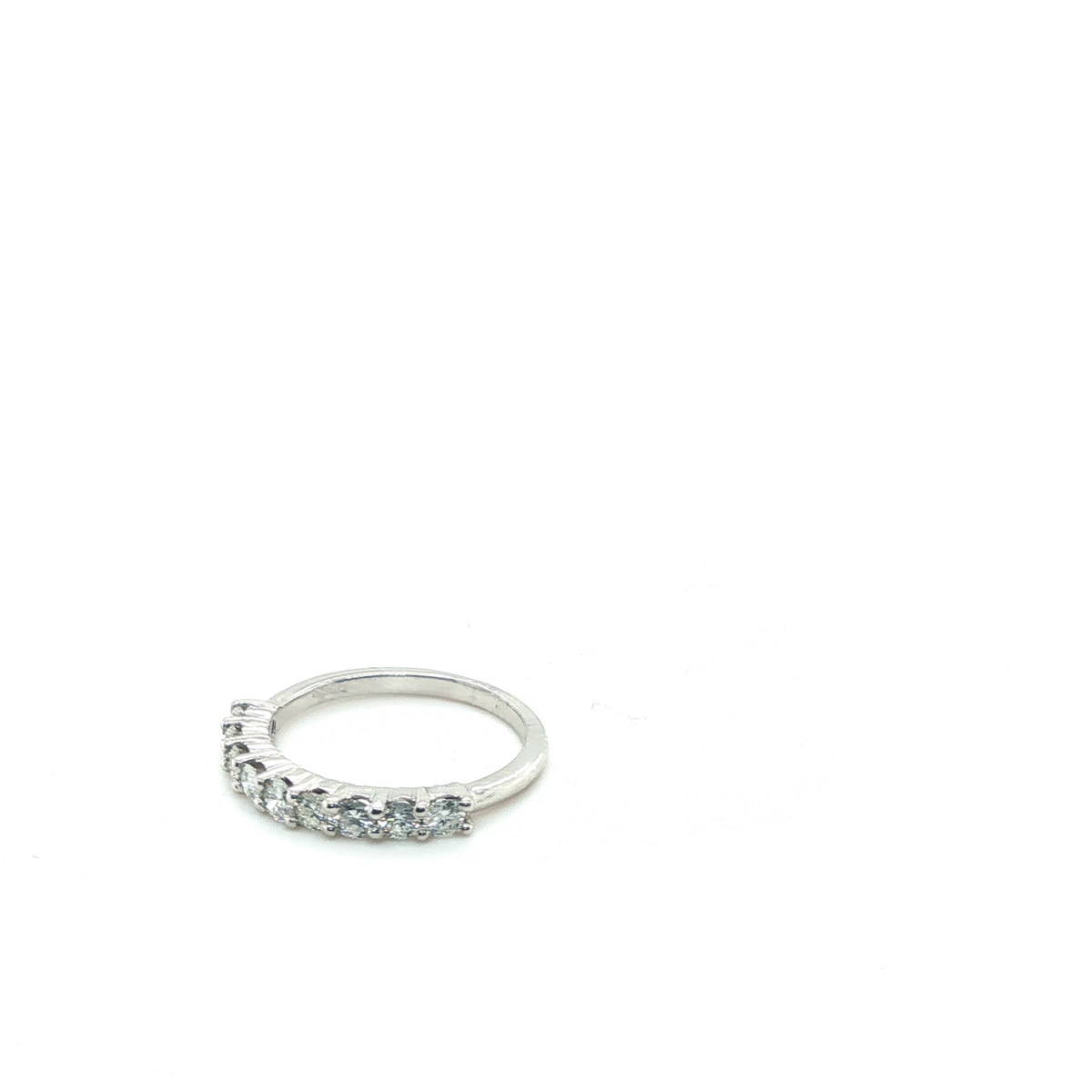 Classic Brilliant Round Cut Diamond White Gold Wedding Ring