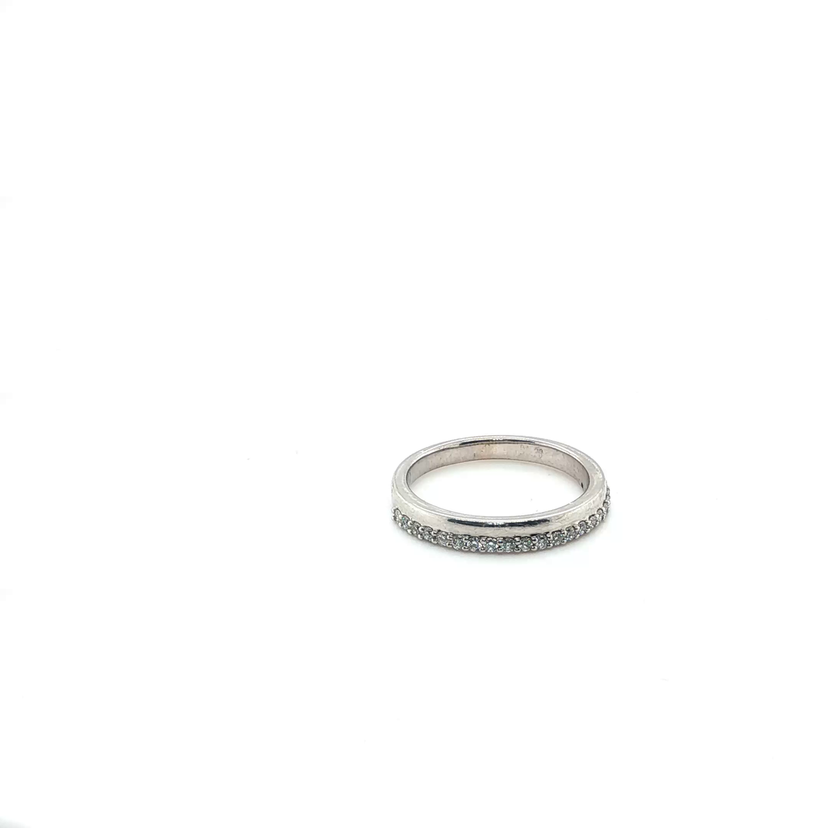 Round Brilliant Cut Diamond Full Eternity Band in White Gold