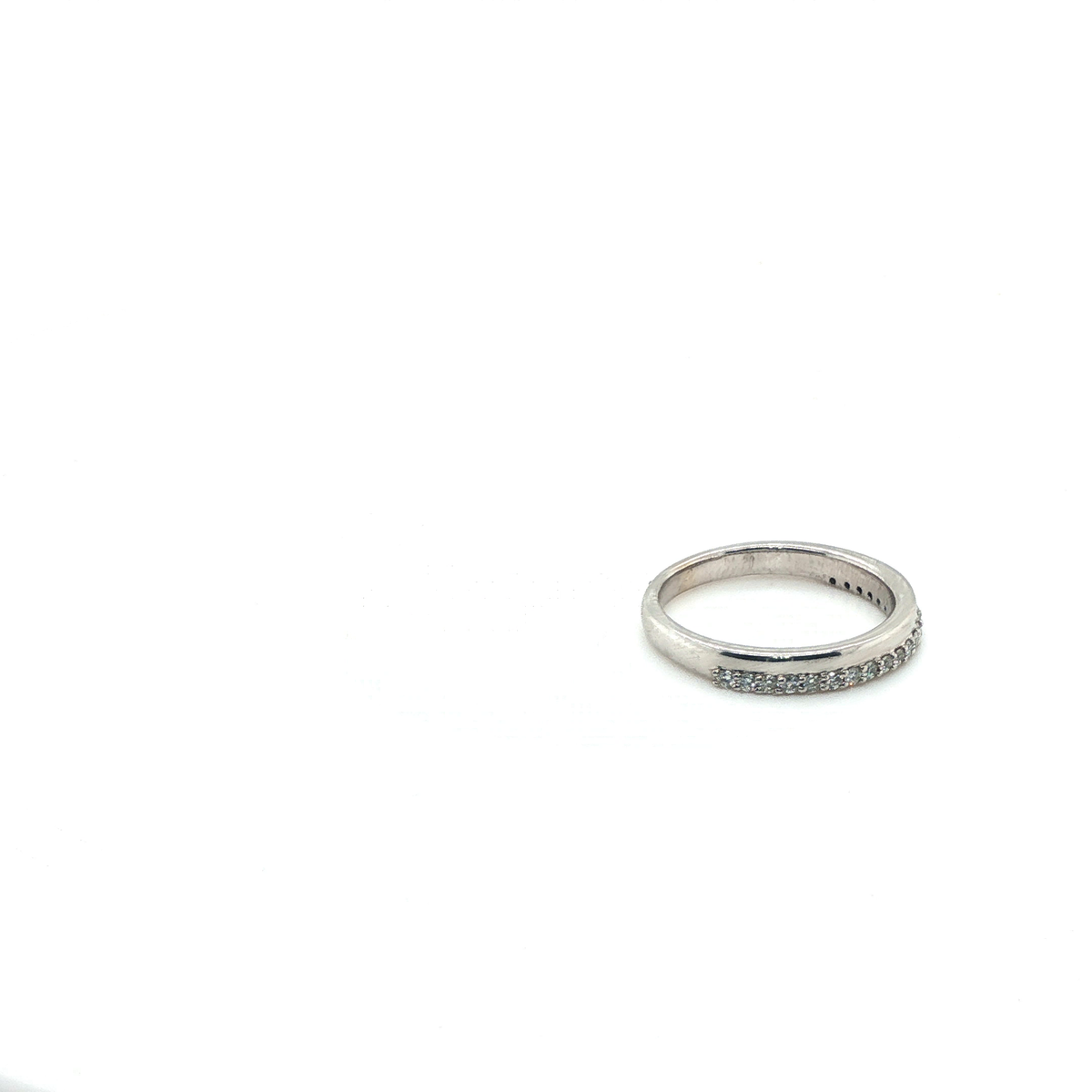 Round Brilliant Cut Diamond Full Eternity Band in White Gold