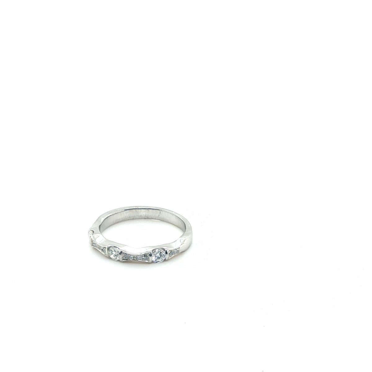 Round Brilliant Diamond Eternity Band in Polished Platinum