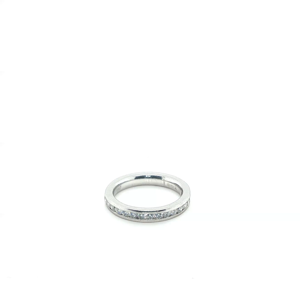 Round Brilliant Cut Diamond Full Eternity Band in Platinum