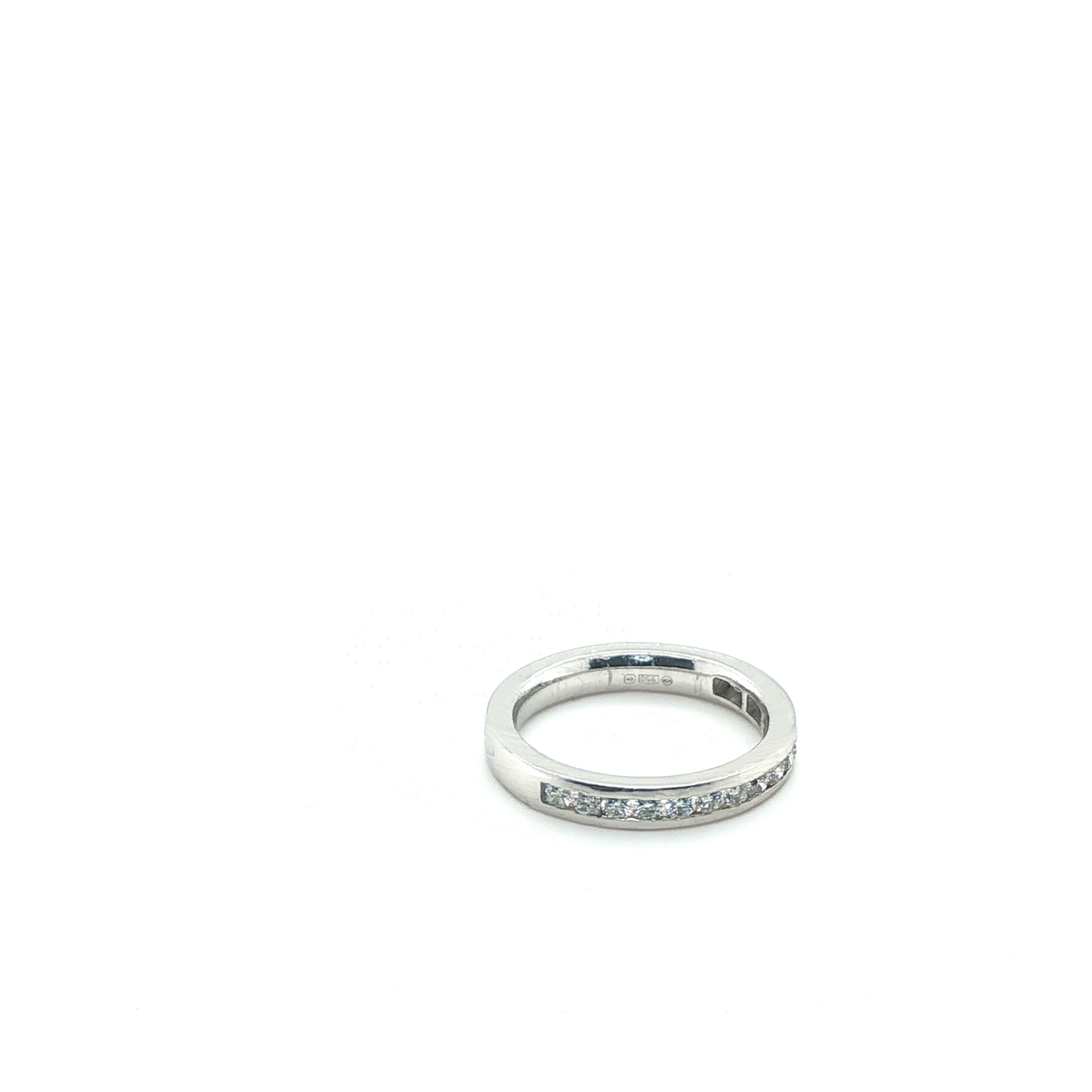 Round Brilliant Cut Diamond Full Eternity Band in Platinum