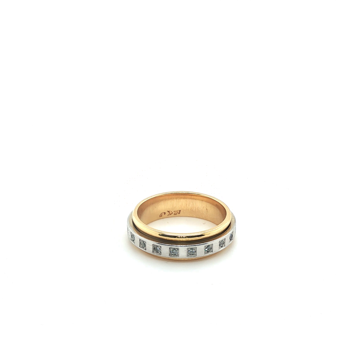 Brilliant Round Cut Diamond Yellow Gold Engraved Band Ring
