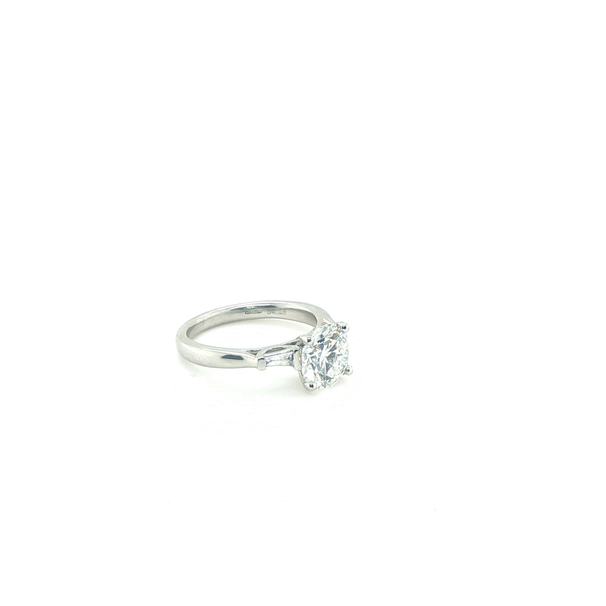 Classic Round Brilliant Cut Diamond Solitaire Engagement Ring in Platinum
