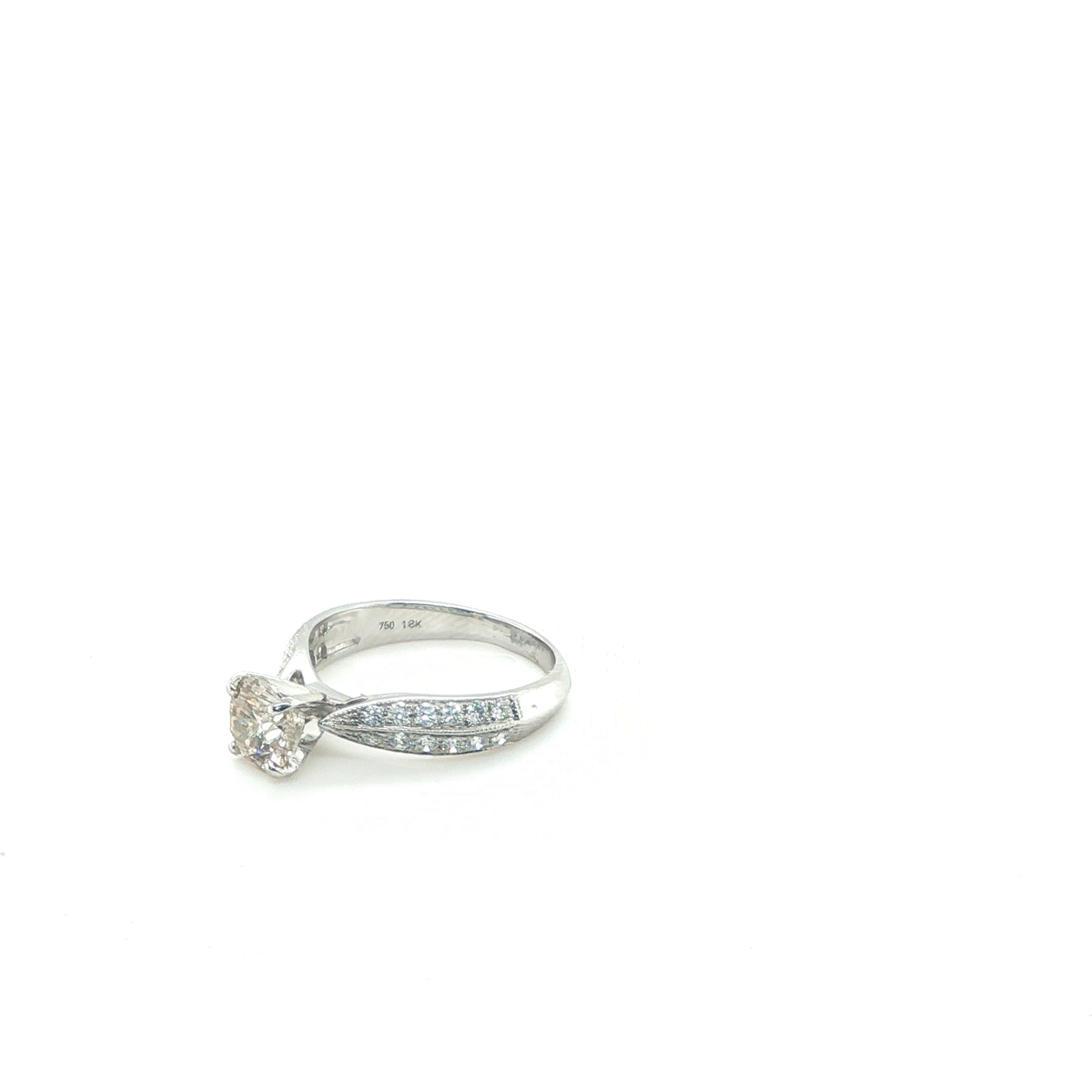 Round Brilliant Cut Diamond Solitaire Engagement Ring in White Gold