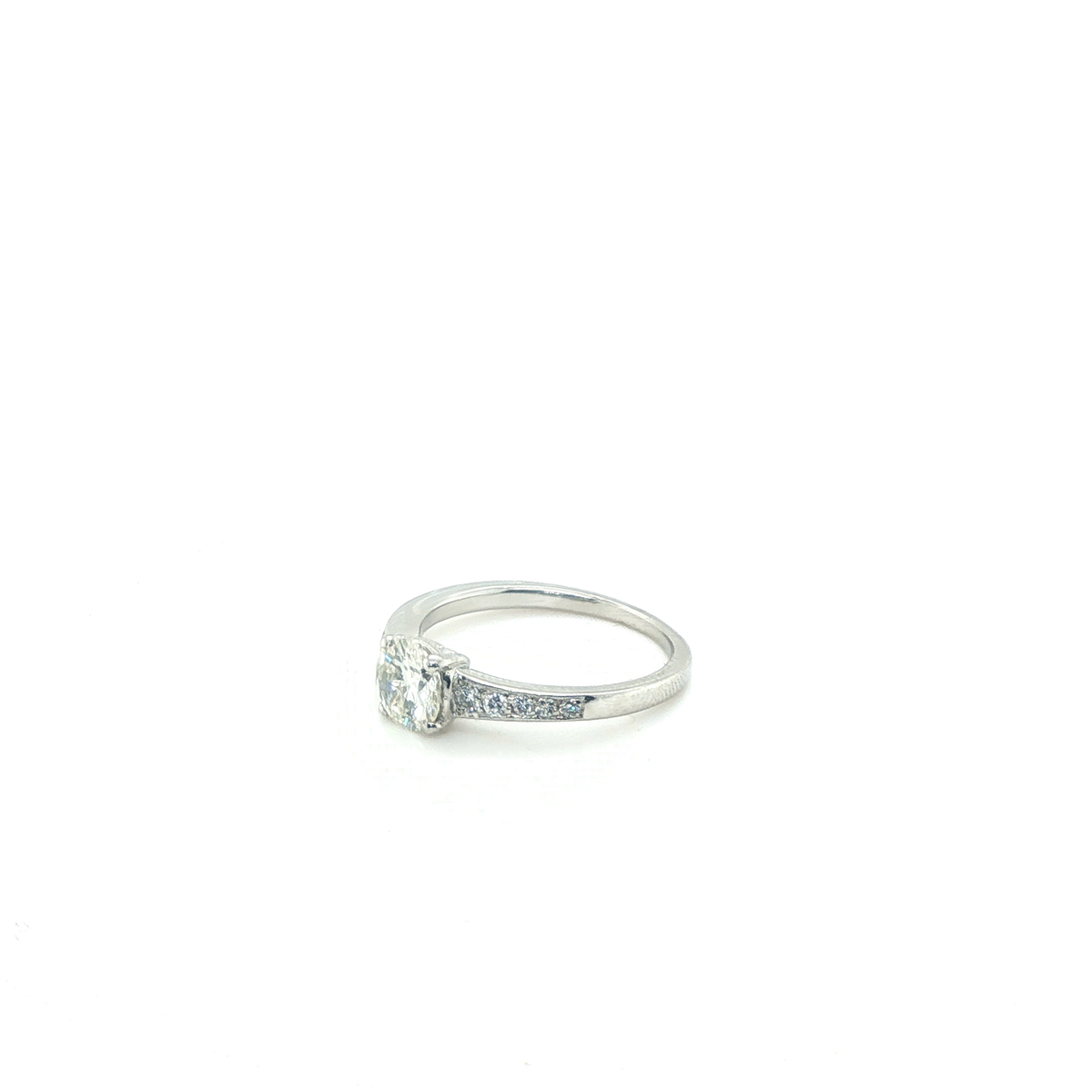 Round Brilliant Cut Diamond Solitaire Engagement Ring in Polished Platinum