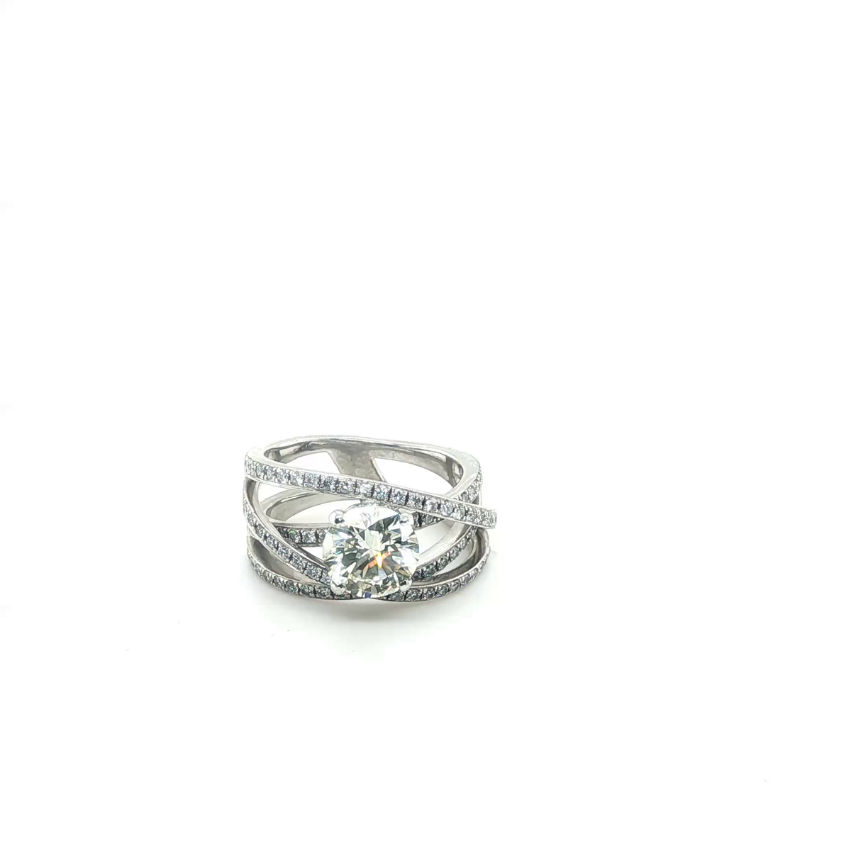Classic Round Brilliant Cut Diamond Solitaire Ring in Polished Platinum