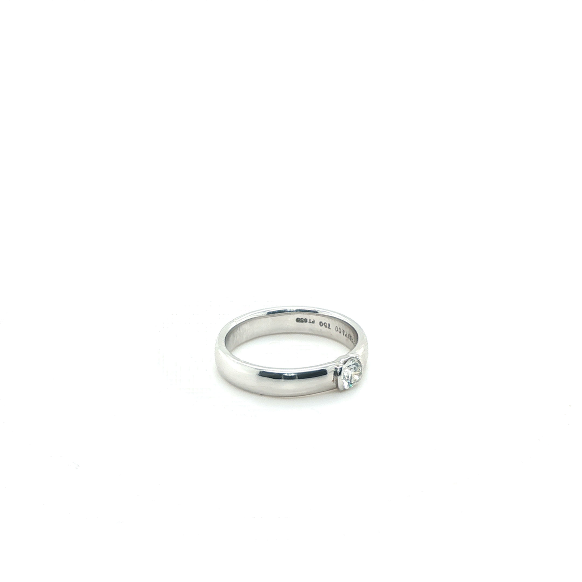 Round Brilliant Cut Diamond Solitaire Ring in 18k White Gold