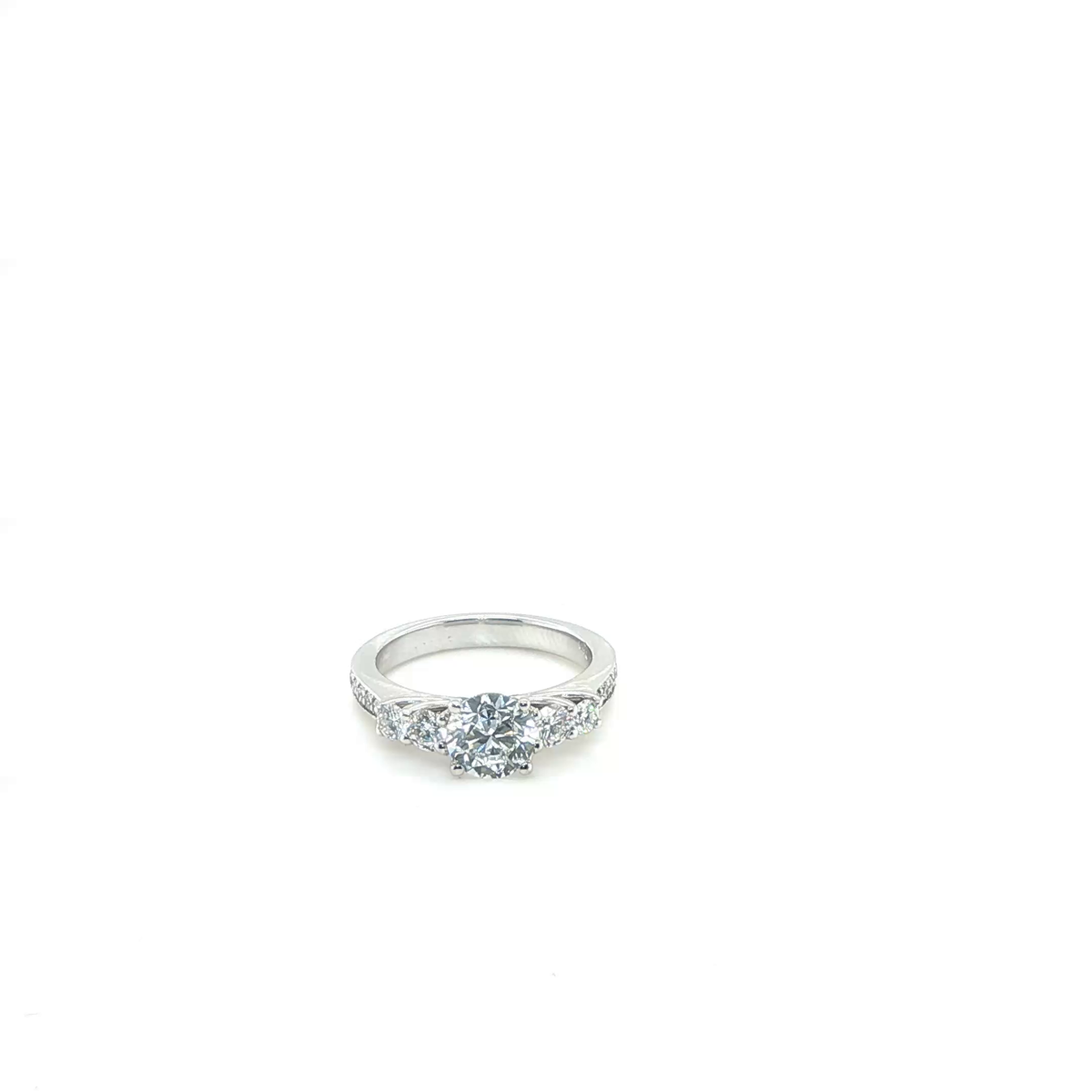Round Brilliant-Cut Diamond White Gold Engagement Ring with Graduated Side Stones